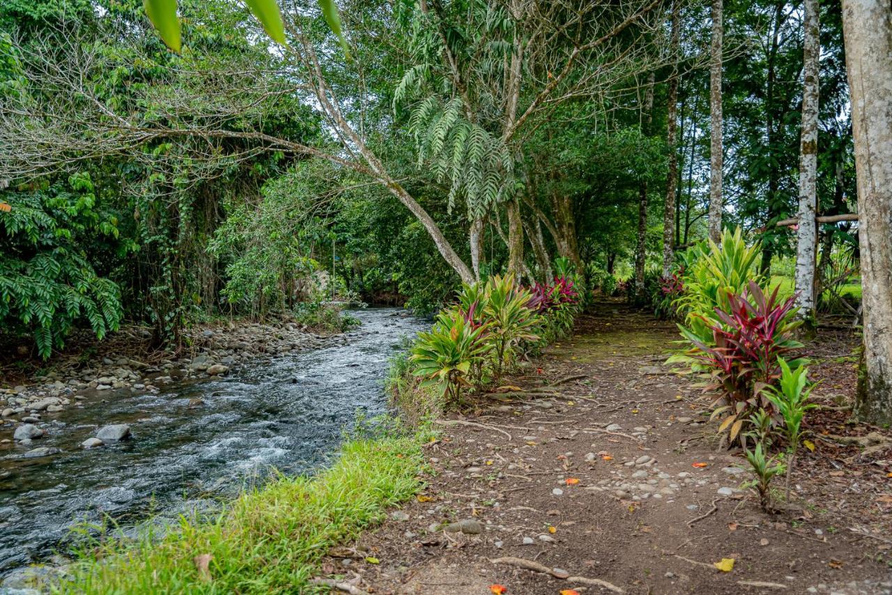 Hotel Los Rios Guácimo Buitenkant foto